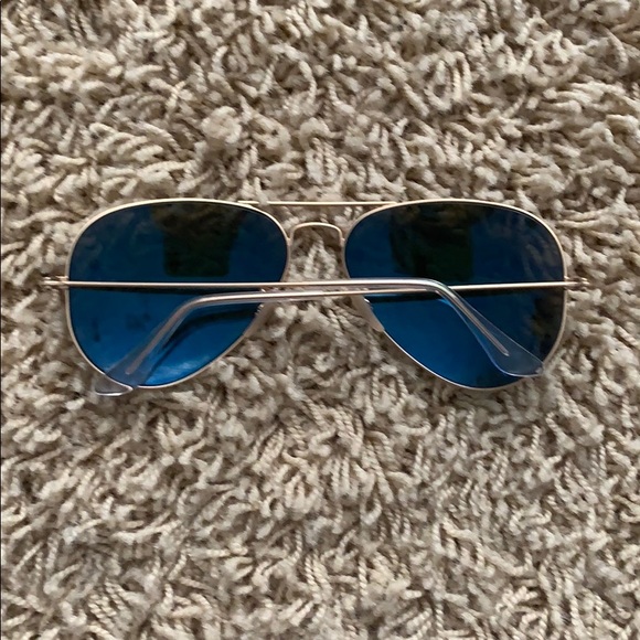 Ray-Ban aviators - Picture 2 of 3